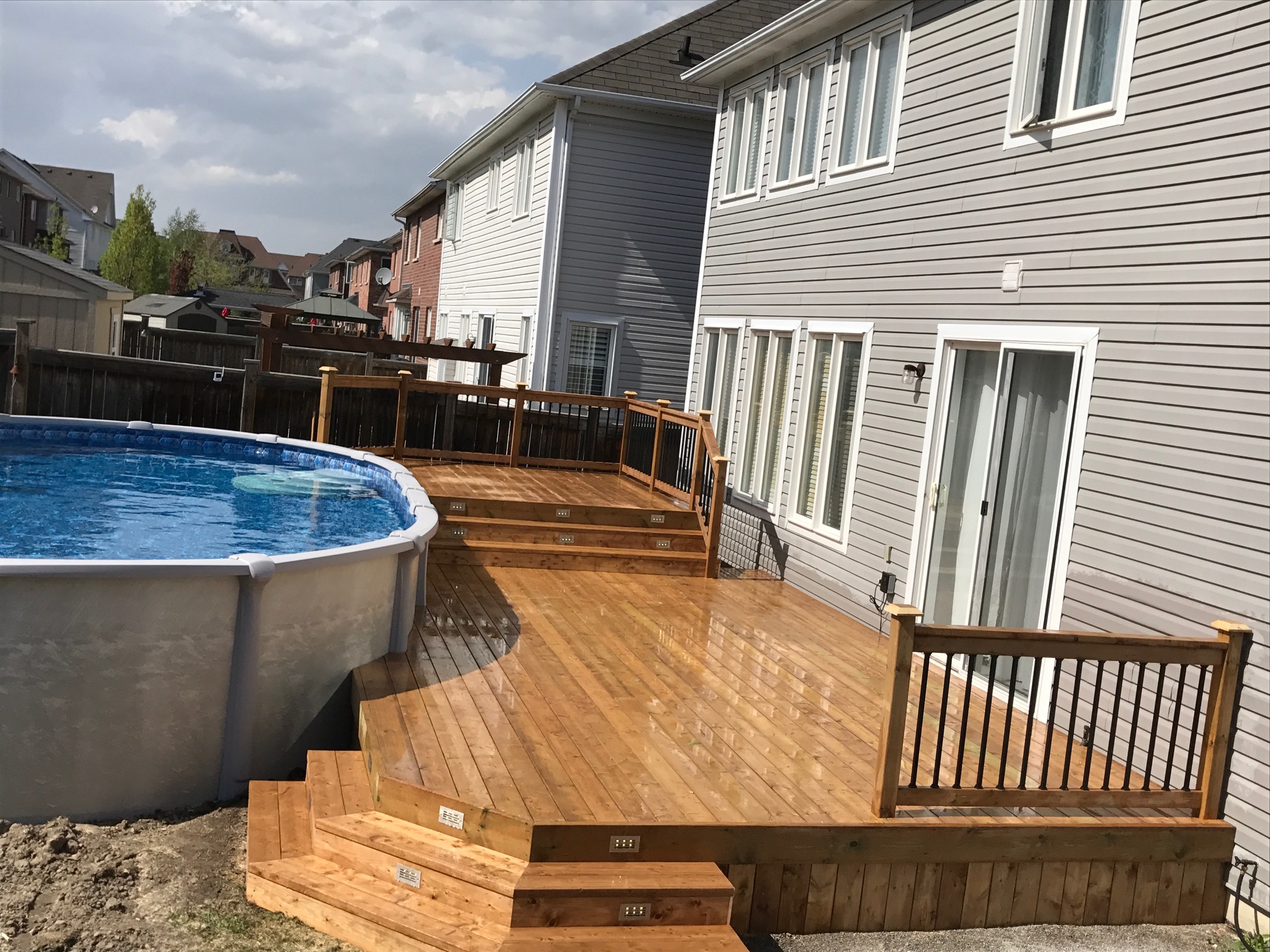 Deck with pool